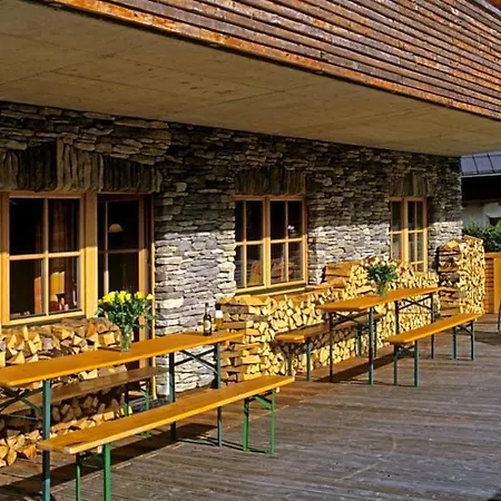 Dağ evi Alpinum Sankt Anton am Arlberg